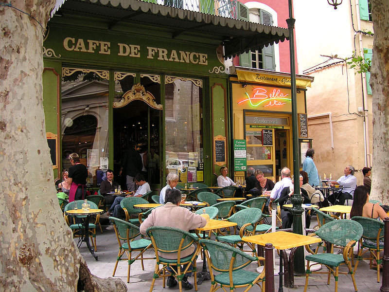 French cafés: the 'traditional' café versus the community café